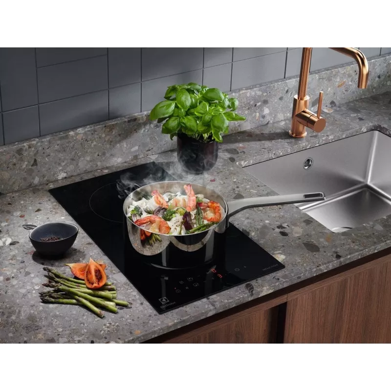 Electrolux Série 300 LIT30231C Placa de indução por zonas para encastrar 29 cm preta 2 zonas