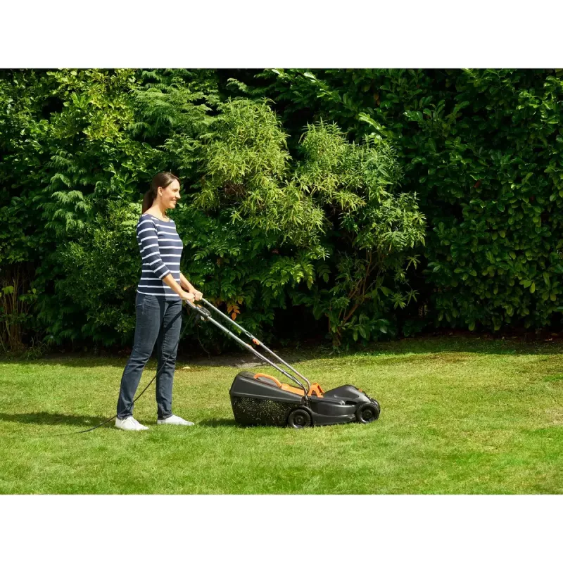 Corta-relvas manual Black & Decker BEMW351-QS