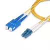 StarTech.com SMLCSC-OS2-10M 10m (32,8ft) cabo patch de fibra ótica OS2 monomodo duplex LC para SC (UPC), 9/125µm, otimizado para laser, 10G/100G, insensível à curvatura, baixa perda de inserção, LSZH