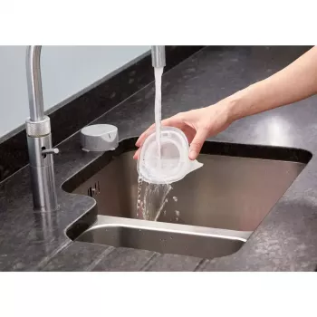Aspirador de mão Black & Decker NVC115JL-QW, sem saco, 0,325 L, 3,6 V Li-Ion 1,5 Ah, 9 min. de autonomia, 529 g