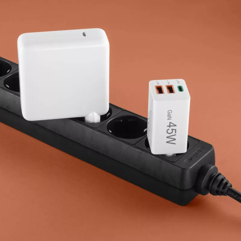 Hama 00201995 carregador para dispositivos móveis smartphone branco AC carregamento rápido interior, exterior