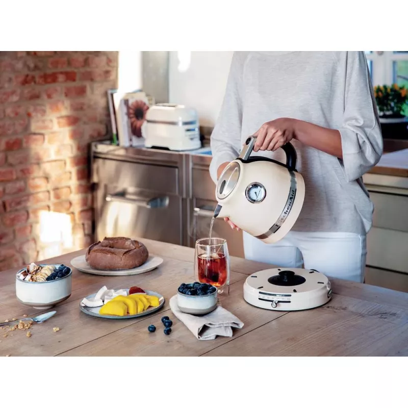 Chaleira KITCHENAID 1,5 L 2400 W creme, 7 definições de temperatura, corpo em aço inoxidável