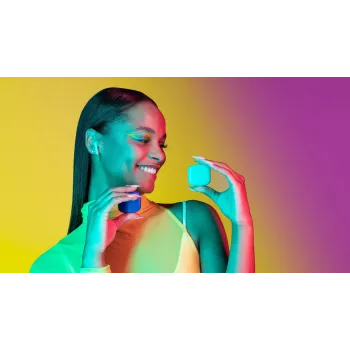 Music Sound Swag SWAG são os auriculares Bluetooth em forma de cápsula, disponíveis em muitas cores brilhantes e supertendência.