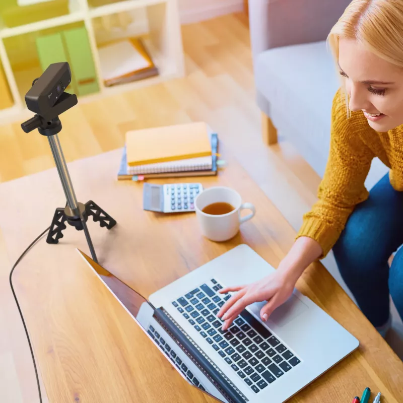 Webcam USB™ HD j5create JVCU100 com rotação 360°, resolução de gravação de vídeo 1080p, preto