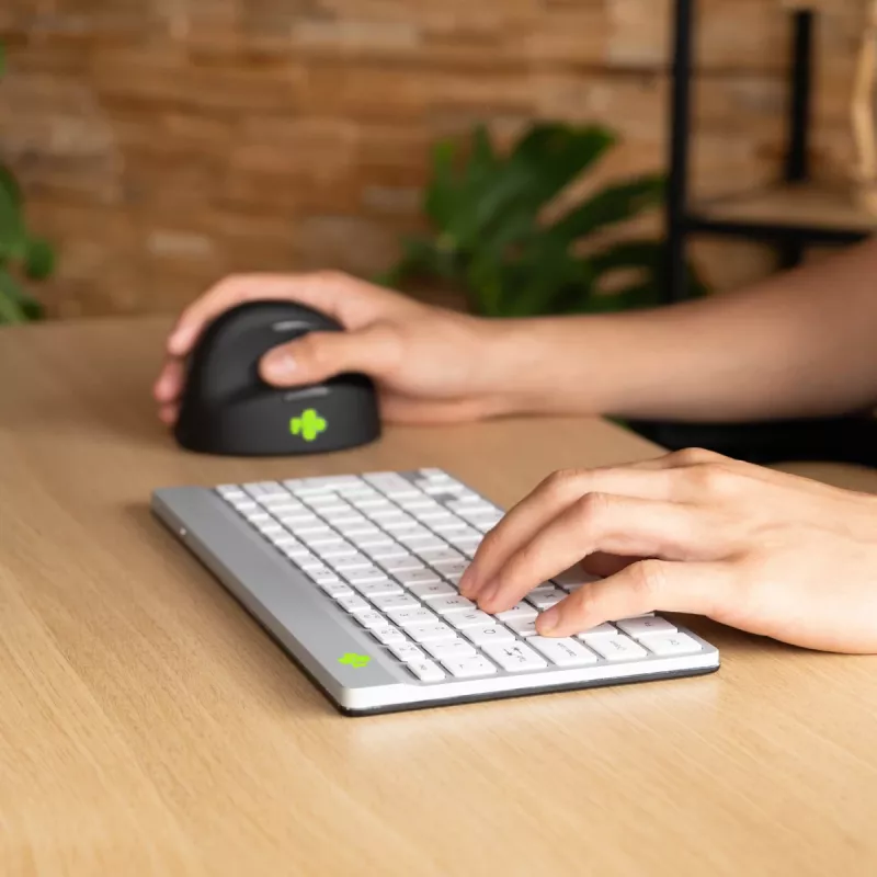 Teclado ergonómico R-Go Tools R-Go Compact Break, teclado compacto com software de pausas, QWERTZ (DE), Bluetooth, branco