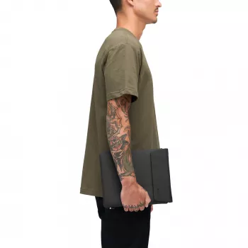 Capa para tablet Incase Crosstown Sleeve para tablet de 11 polegadas, preto