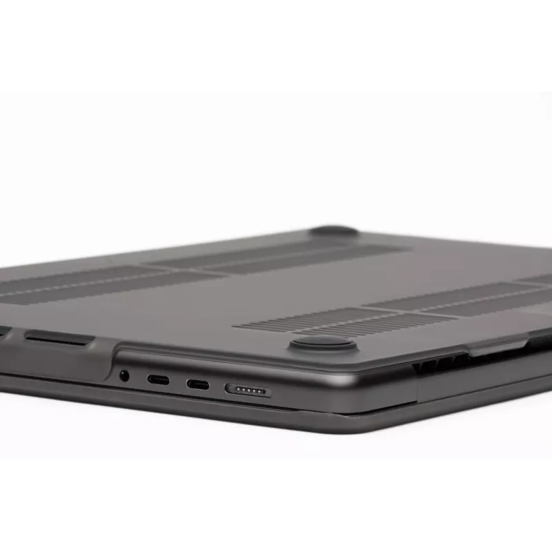 Capa rígida Zagg para MacBook Pro 13 M2/M1 (20) – acabamento Smoke, capa de proteção