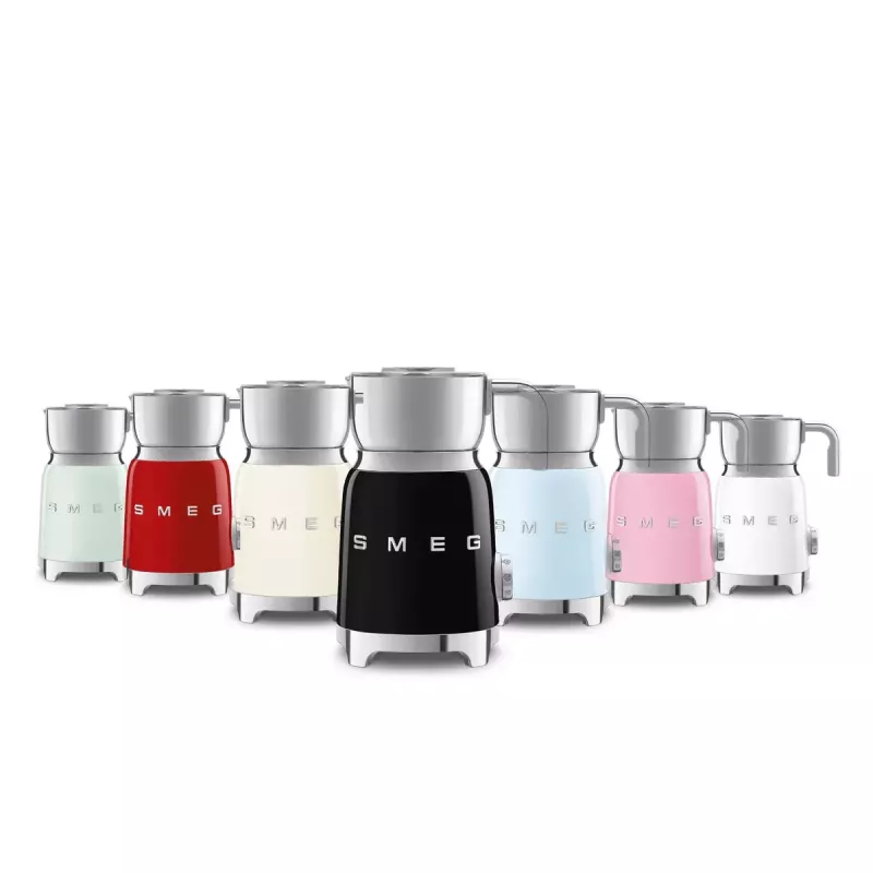 Espumador/aquecedor de leite Smeg MFF11BLEU automático preto 500W