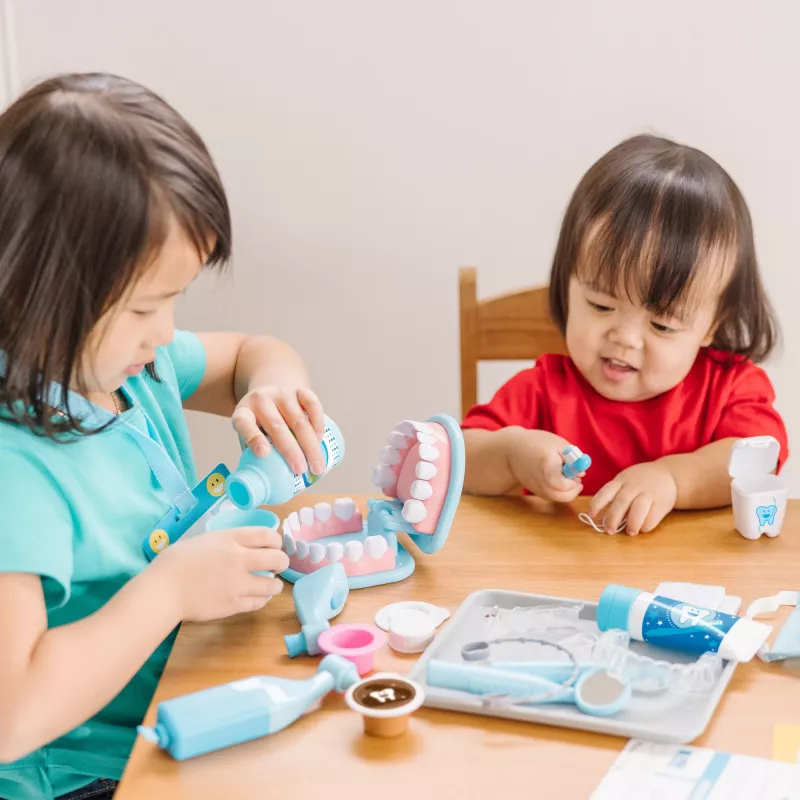 Conjunto de dentista de brinquedo Spinmaster Melissa & Doug Super Smile Dentist, adequado a partir dos 3 anos, multicolor