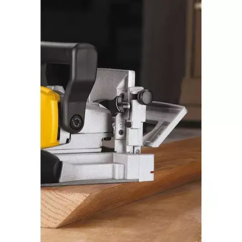 Fresadora de ranhuras DeWALT DW682K