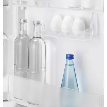 Frigorífico de encastrar Electrolux LFB2AE88S1 — 278 L, congelador no topo, 109 L de frigorífico, branco, porta reversível, 56 cm de largura