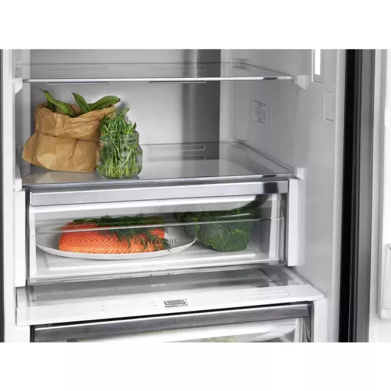 Electrolux LNT7ME36K2 frigorífico combinado, 367 l (frigorífico 266 l, congelador 101 l), congelador em baixo, No Frost, classe energética E, preto