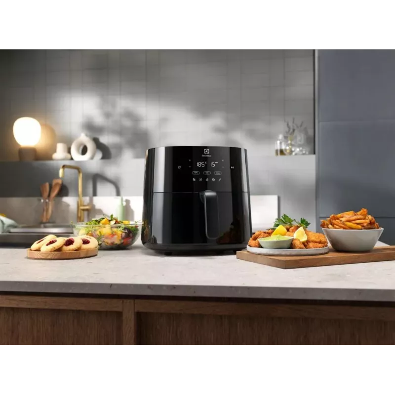 Fritadeira de ar quente Electrolux EAF7B – 6,8 L, 1800 W, controlo tátil, 8 programas, máx. 200 °C, preto
