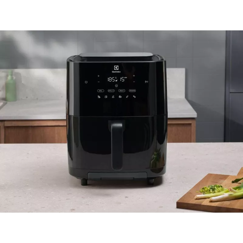 Fritadeira de ar quente Electrolux EAF7SB individual 6,9 L de instalação livre 1700 W preto