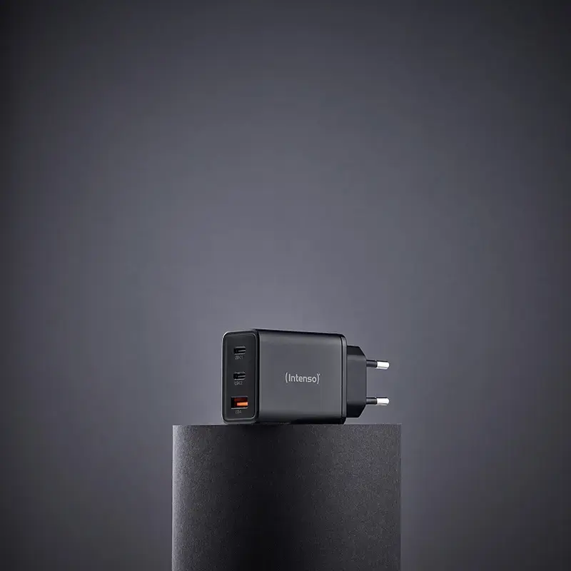 Fonte de alimentação Intenso W65ACC conectores USB-A e USB-C preto