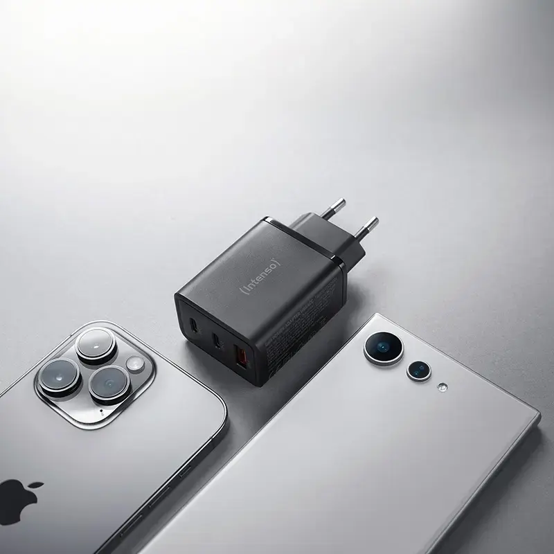 Fonte de alimentação Intenso W65ACC conectores USB-A e USB-C preto