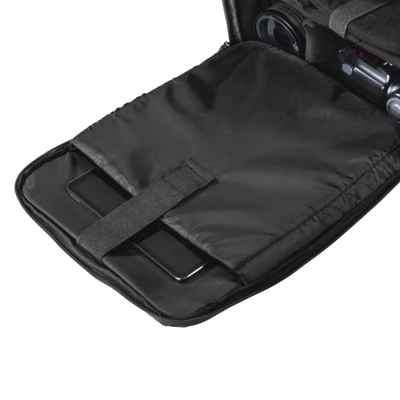 Mochila Hama Matera preta, correia de ombro compatível com qualquer marca