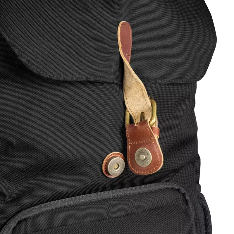 Mochila Mantona Luis junior preta e castanha em pele, metal, poliéster e sintético