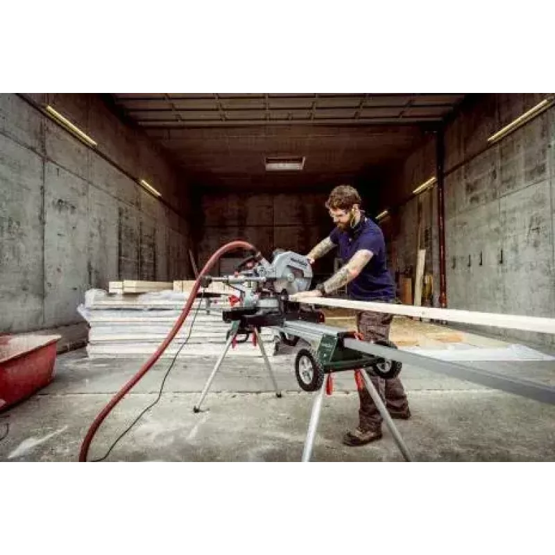 Serra de corte e esquadria Metabo KGS 305 M 3700 rpm 1600 W inclinação dupla