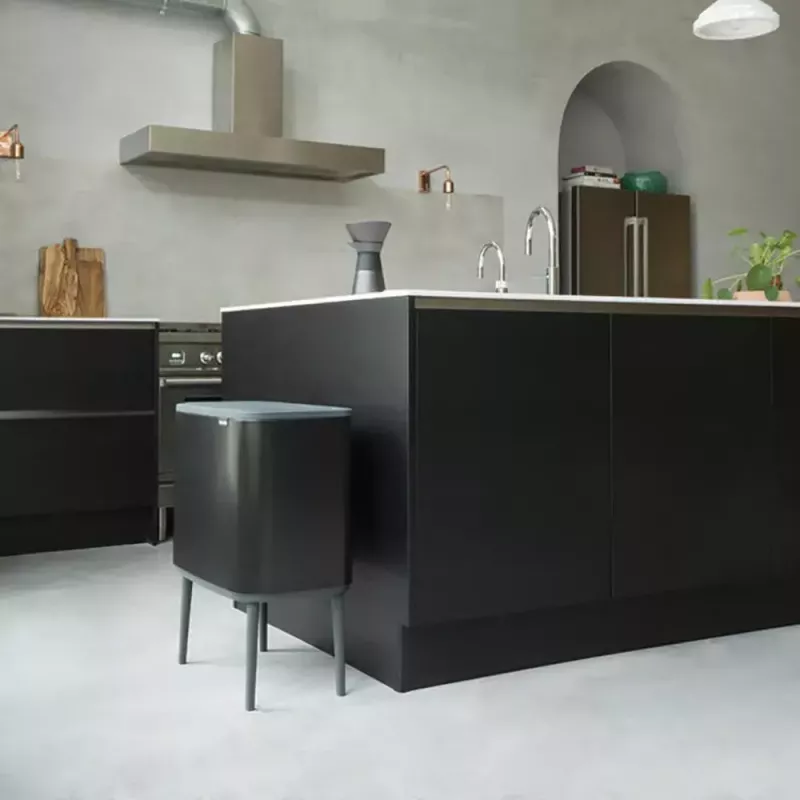 Balde do lixo Brabantia 316067 33L retangular aço inoxidável preto