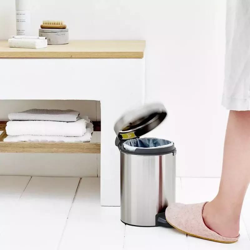 Balde de lixo com pedal Brabantia newIcon redondo aço inoxidável escovado