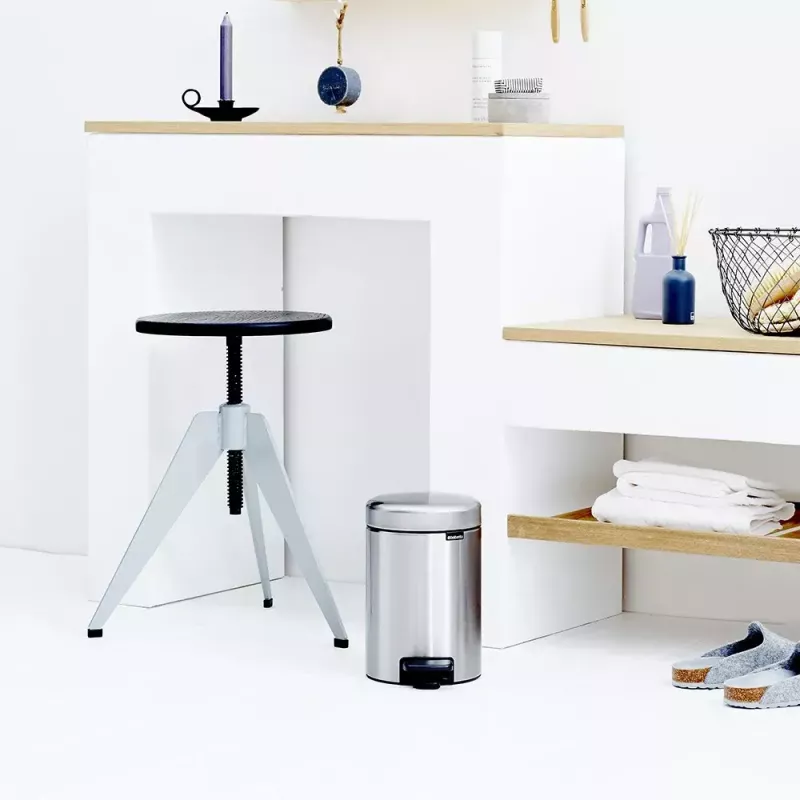 Balde de lixo com pedal Brabantia newIcon redondo aço inoxidável escovado