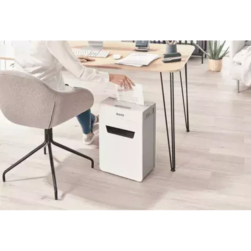 Destruidora de documentos LEITZ IQ Protect Premium 6M P5 – microcorte, 18 L, controlo tátil, 351×204×355 mm