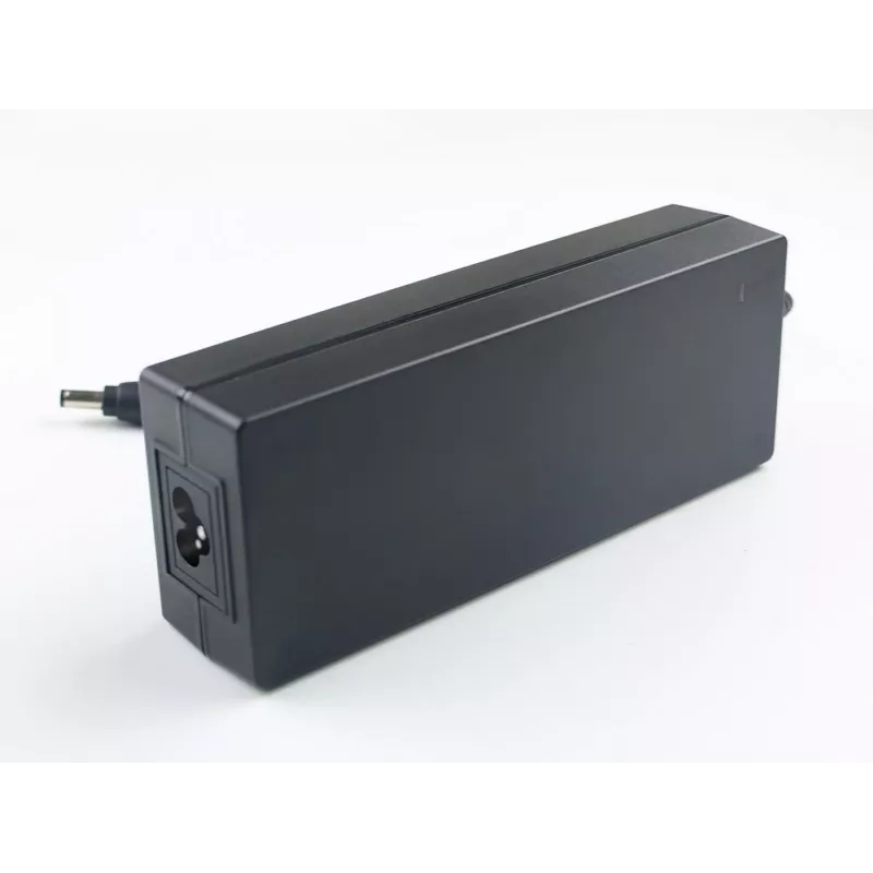 Fonte de alimentação CoreParts MBXPA-AC0002 para interiores 110 W Preto