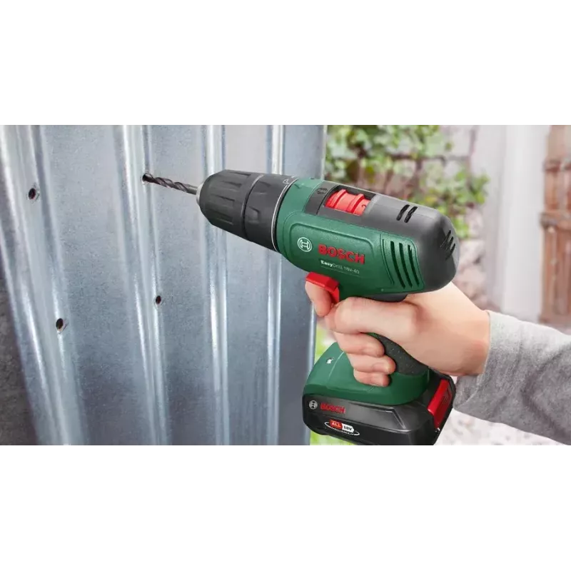 Bosch EasyDrill 18V-40 1630 RPM sem chave 1,3 kg preto, verde