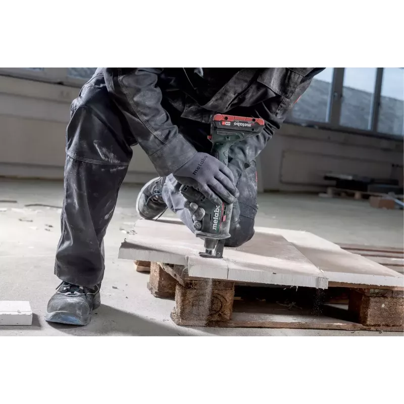 Serra sabre Metabo SSE 18 LTX Brushless 3000 spm preto verde