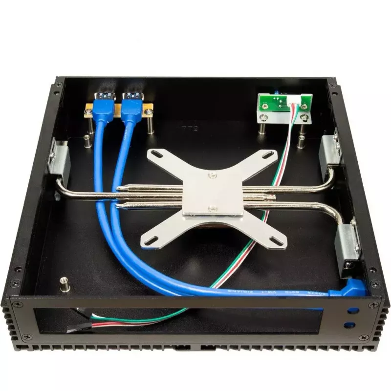 Caixa de PC Inter-Tech IP-40 Small Form Factor preta