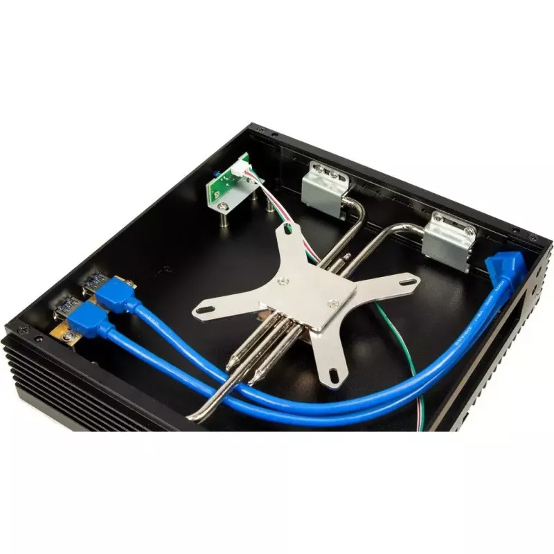 Caixa de PC Inter-Tech IP-40 Small Form Factor preta