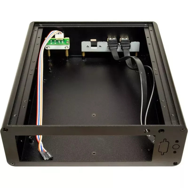 Caixa de PC Inter-Tech IP-60 Small Form Factor preta