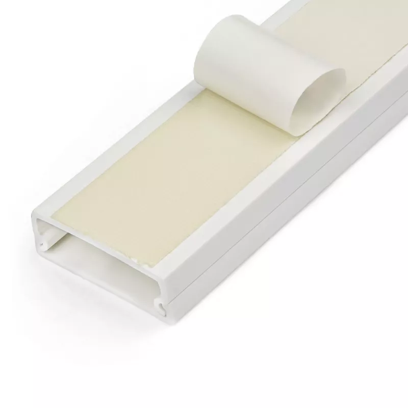 StarTech.com Canal de cabos sólido com fita adesiva e cobertura, 32 mm L x 11 mm A – 1 m de comprimento, PVC ocultação de cabos de rede/alimentação/canal de parede, máx. 12 cabos, listado UL