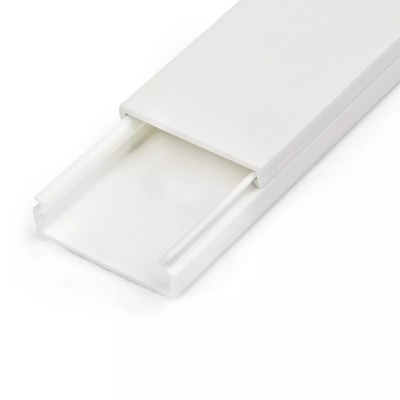 StarTech.com Canal de cabos sólido com fita adesiva e cobertura, 32 mm L x 11 mm A – 1 m de comprimento, PVC ocultação de cabos de rede/alimentação/canal de parede, máx. 12 cabos, listado UL