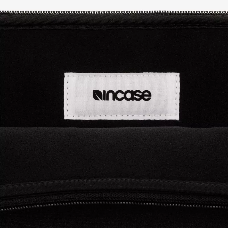 Incase Classic Sleeve para portáteis de 16 polegadas (40,6 cm), preto