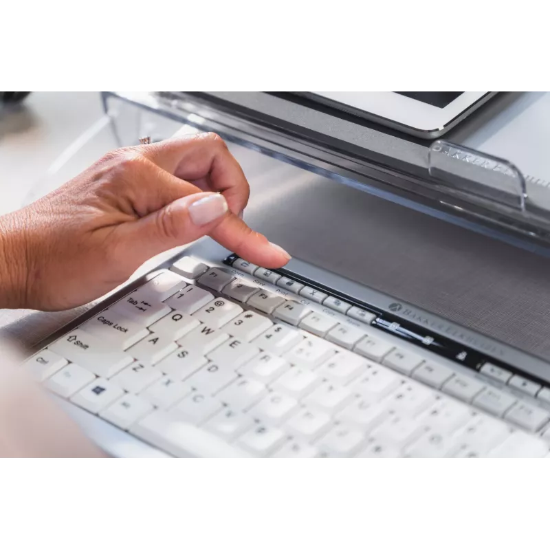 BakkerElkhuizen S-board 840 US Qwerty, Tenkeyless (80 - 87%), com fios, USB, interruptores de tesoura, QWERTY, cinzento claro, branco