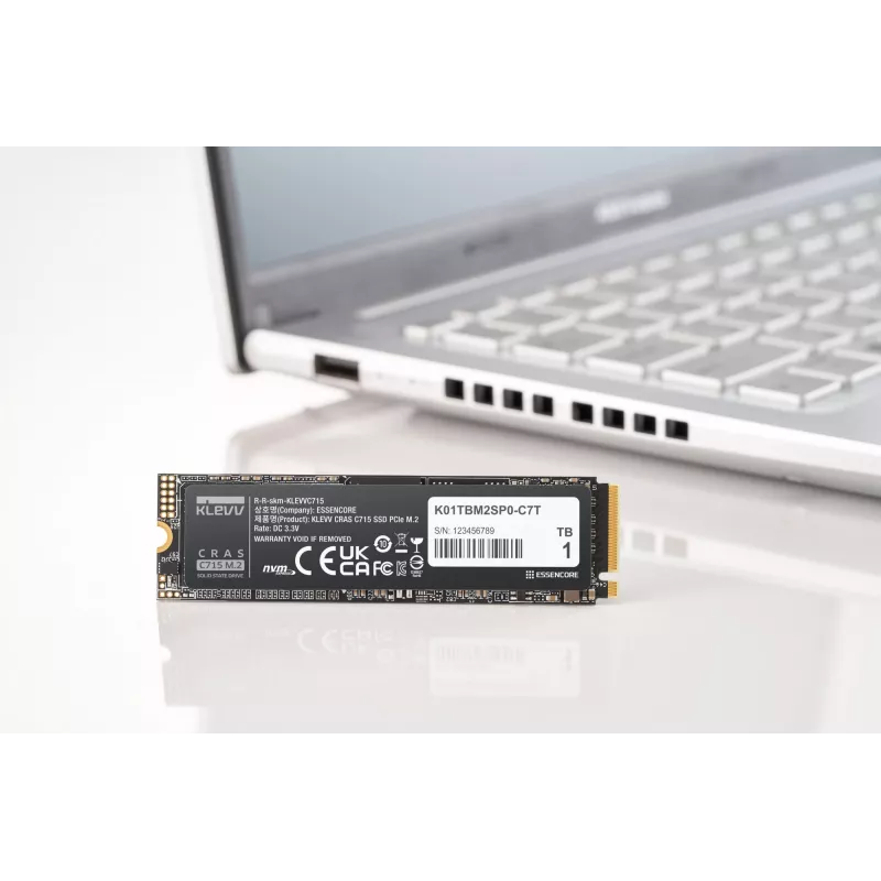 Unidade SSD KLEVV 1 TB M.2 2280 PCIe Gen3 NVMe K01TBM2SP0-C7T