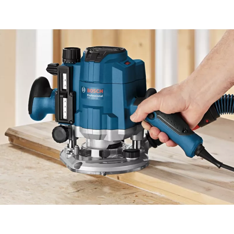 Bosch GOF 1250 CE preto, azul 24000 U/min 1250 W