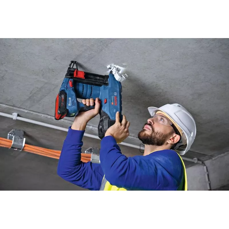 Pregador Bosch GNB 18V-40 a bateria 18V leve