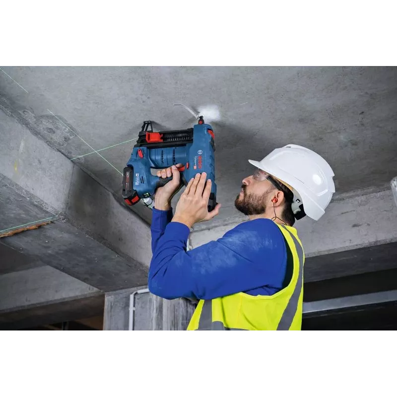 Pregador Bosch GNB 18V-40 a bateria 18V leve