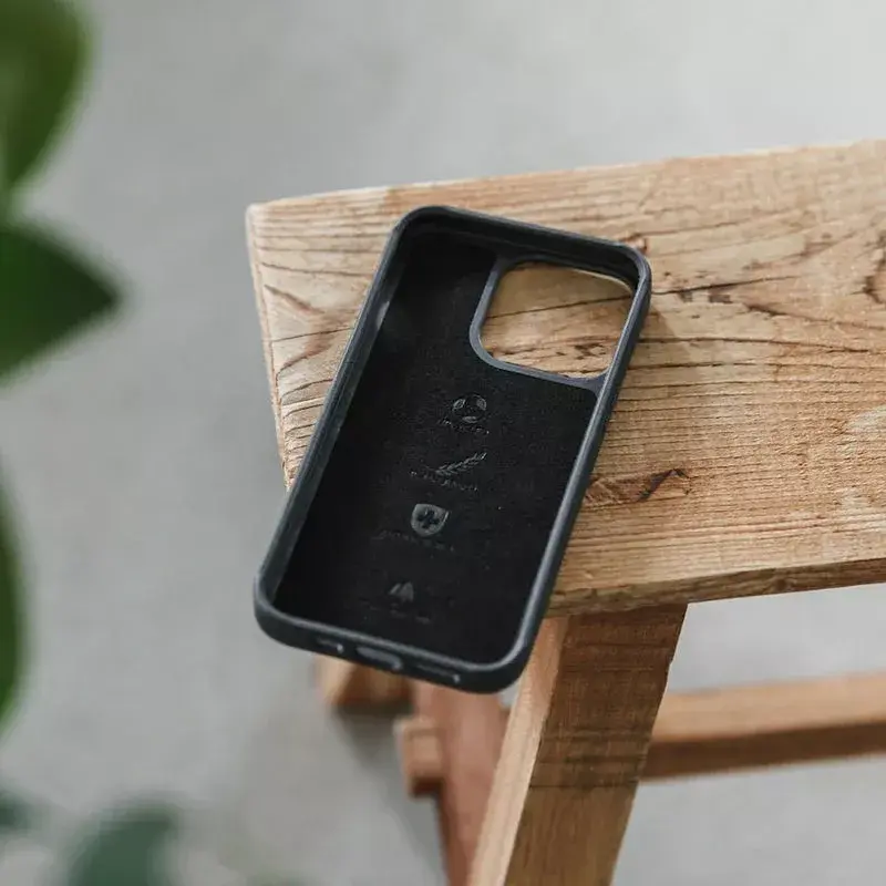 Woodcessories Bio Case capa para telemóvel preta iPhone 14 Plus 17 cm
