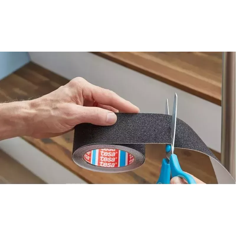 Fita antiderrapante para banho TESA 55587-02 preta