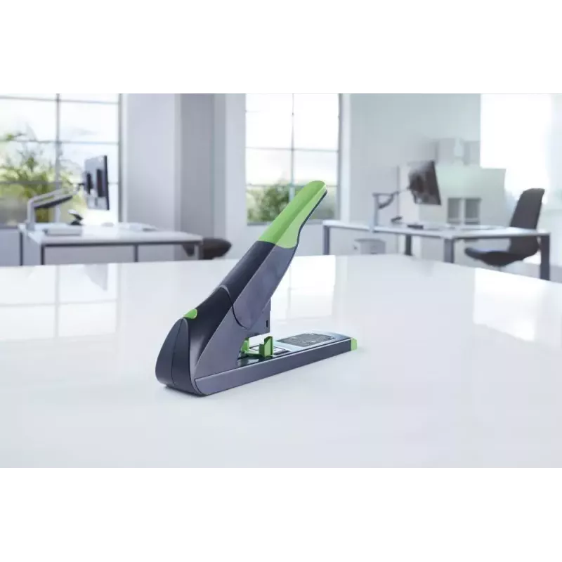 Agrafador Novus B 56 re+new preto verde capacidade 200 folhas