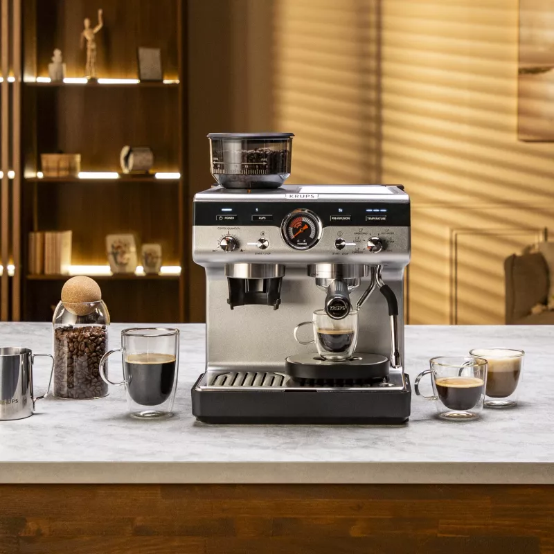 Máquina de café expresso KRUPS XP801T semiautomática com moinho integrado, depósito de água de 3 litros, saída para 2 chávenas, preto/aço inoxidável