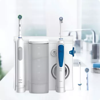 Escova de dentes elétrica rotativa-oscilante Oral-B Idropulsore Health Center adulto azul, branco