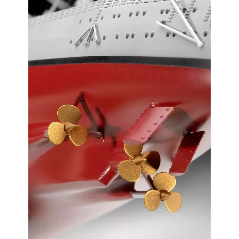 Modelo de navio de guerra Revell Bismarck kit 1:350