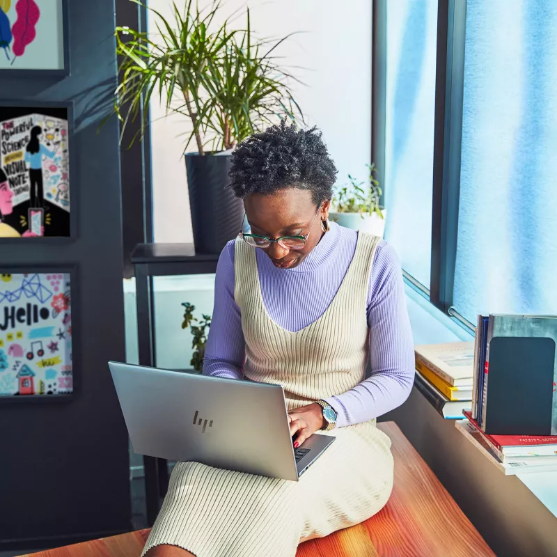 Estação de trabalho móvel HP ZBook Firefly G11 — 14