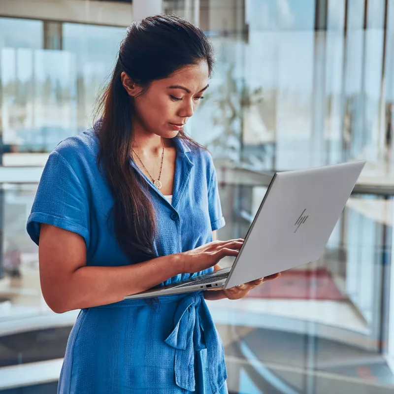 Estação de trabalho móvel HP ZBook Firefly G11 — 14
