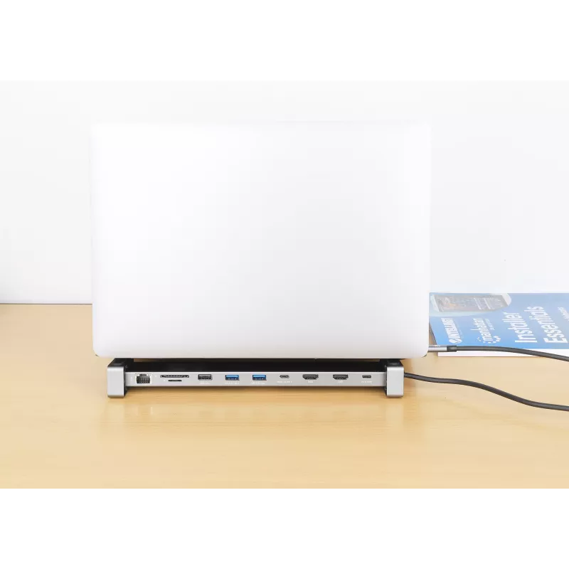 Dock/Hub USB-C Manhattan com leitor de cartões e MST, ligações (x7): Ethernet, HDMI (x2 4K@60Hz), USB-A (x3) e USB-C, com Power Delivery (PD) 100 W – requer carregador USB-C externo (não incluído). Alimentado por USB (não requer fonte de alimentação externa) quando o PD não é utilizado